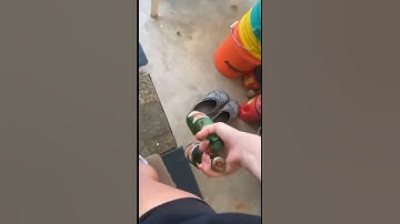 Cách mở nắp chai không cần dùng đồ khui | How to open bottle cap with foot #huongdan #fyp