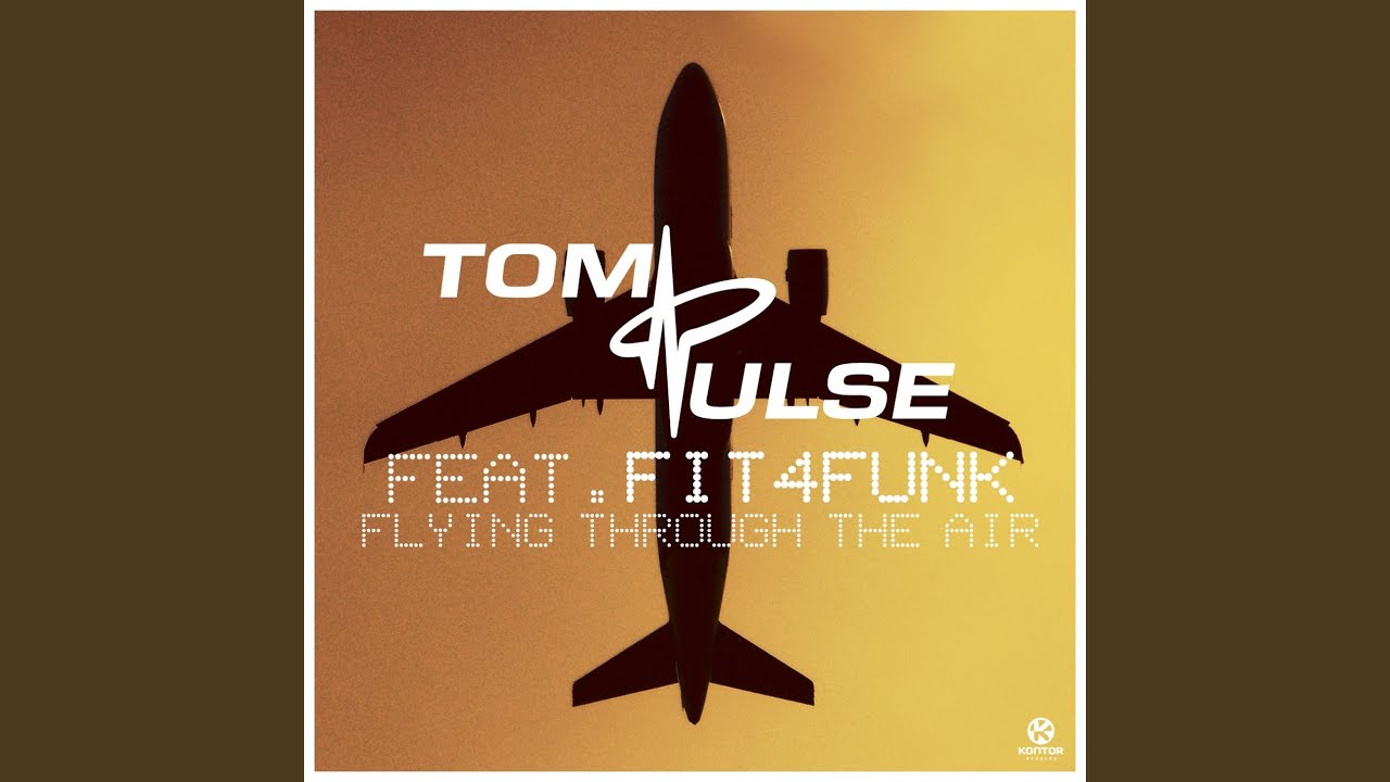 Fly through air. девушка падает. девушка летит. предметы парят в воздухе. девушка парит в воздухе.