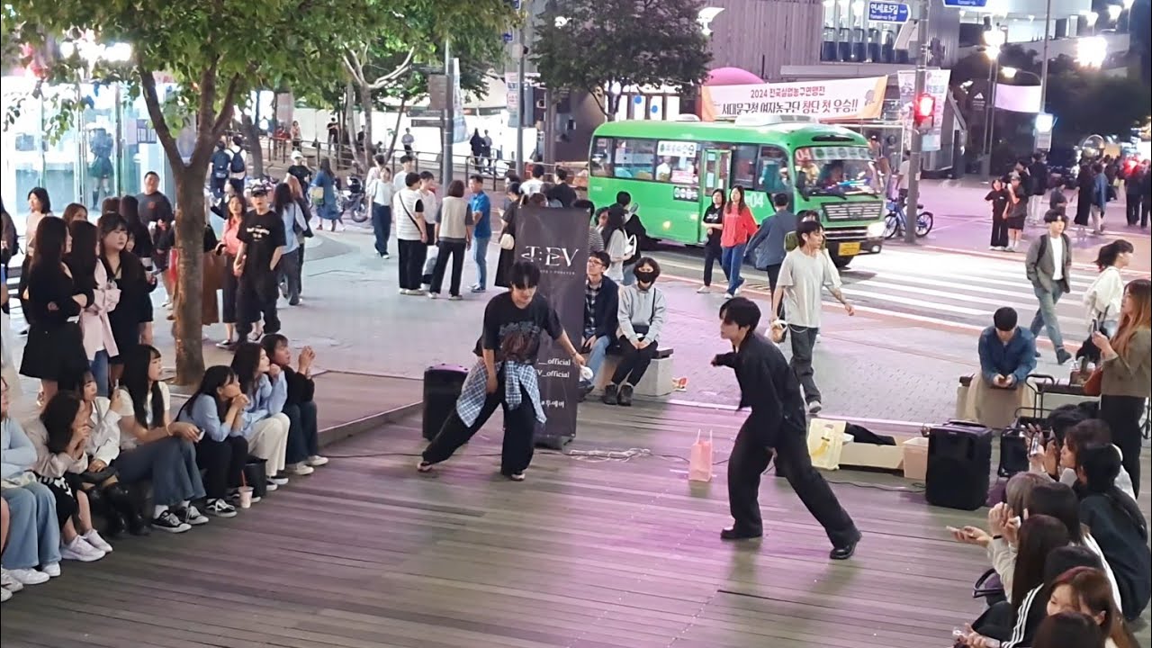 [STREET ARTIST] T:EV. LONG TIME NO SEE. INTERACTIVE SINCHON BUSKING. 240428.