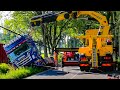 BERGING : Vrachtwagen in de sloot (Scania R500) 🚚