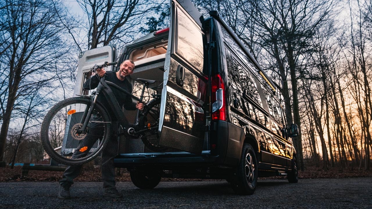 Langsgående senge og cykelgarage i campervan under 6 meter! | KNAUS BOXLIFE 600 ME 2026