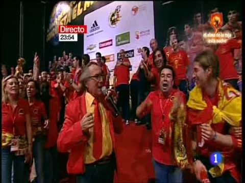 Manolo Escobar en la celebración de la Roja