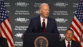 Cognitively Impaired Joe Biden Reading Teleprompter: 