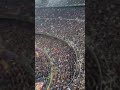 جماهير برشلونه تهتف ميسي عند الدقيقة 10