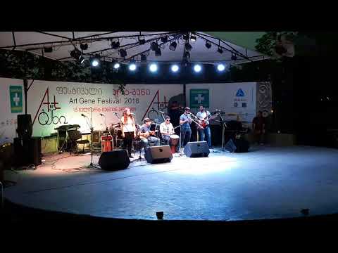 არტ-გენი 2018\r\n: \nუსინათლოთა მუსიკალური ჯგუფი \"რელიქვია\"\r\n Art-Geni 2018 usinatlota jgupi Reliqvia