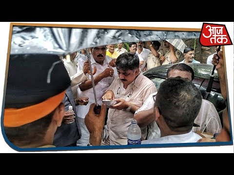 Karnataka: Shivakumar Not Let Into Mumbai Hotel; Rebel MLAs Move SC Against Speaker