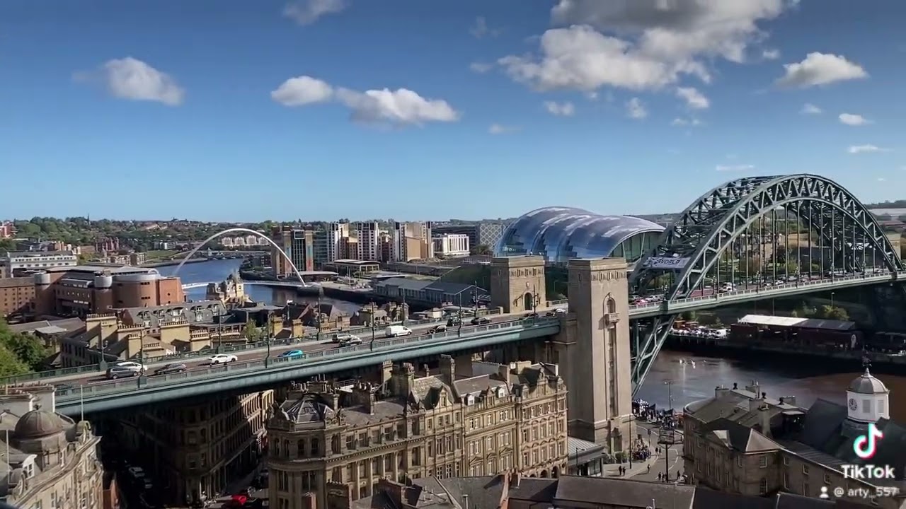 Vermont Hotel, Newcastle upon Tyne. Wedding Caricaturist Entertainment, bring laughter & happiness.