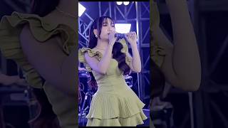 Cinta Luar Biasa dangdut