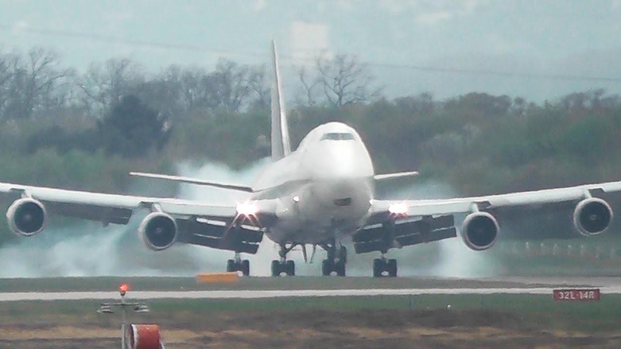 very hard ups boeing 747 landing at cologne hd youtube