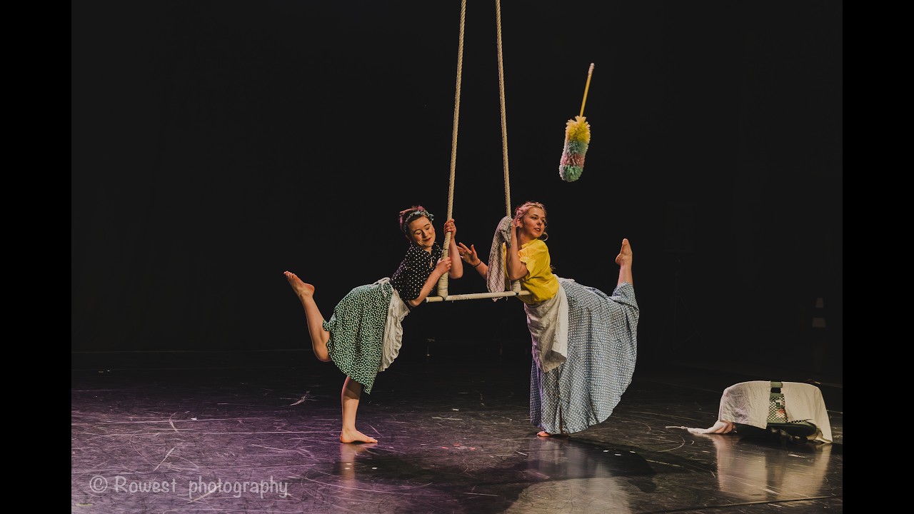 What a housewife must do - Floor acrobatics and dance trapeze duo act