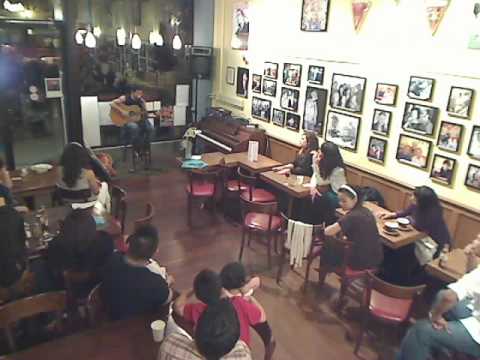 Alejandro Chavez at Caffe Trieste (1)