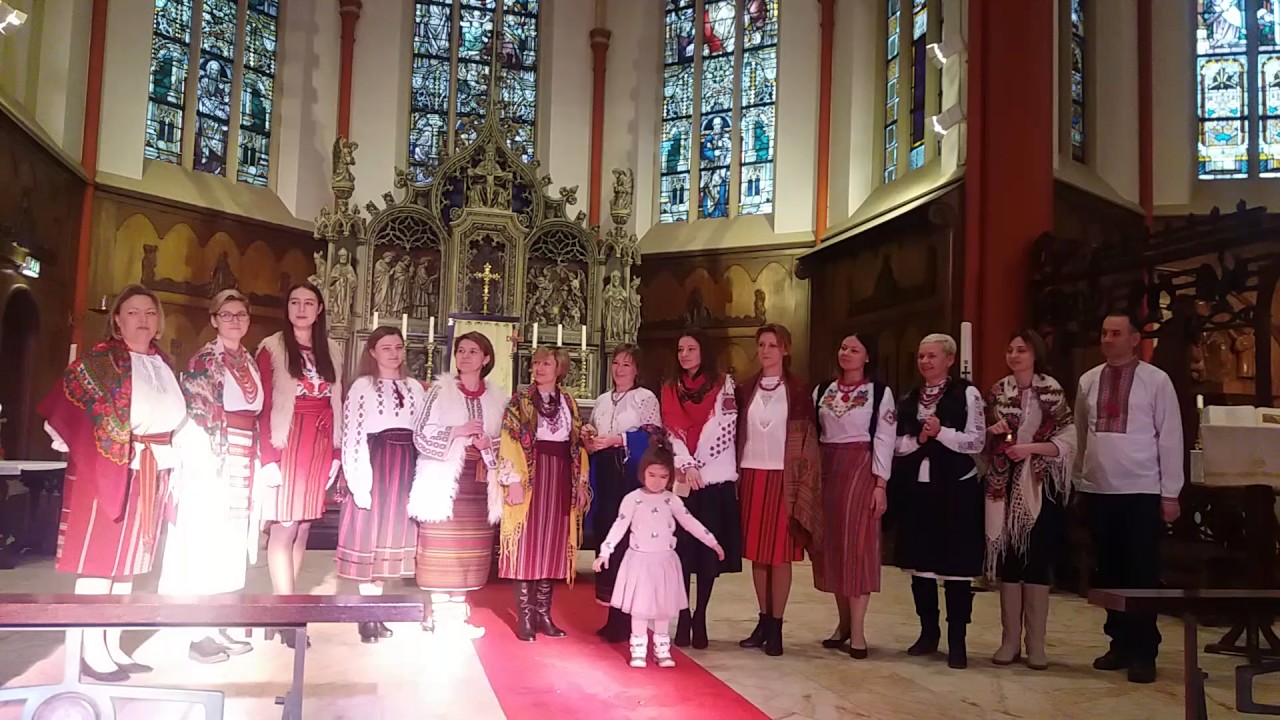 Колядуємо щедруємо