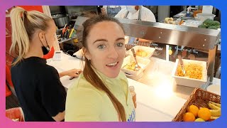 VLOG | Lunchtime antics, home to Brighton + cake, cake & more cake! ⚽| Lisa Evans & Vivianne Miedema