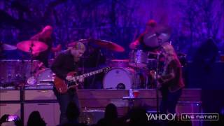 Watch Tedeschi Trucks Band Idle Wind video