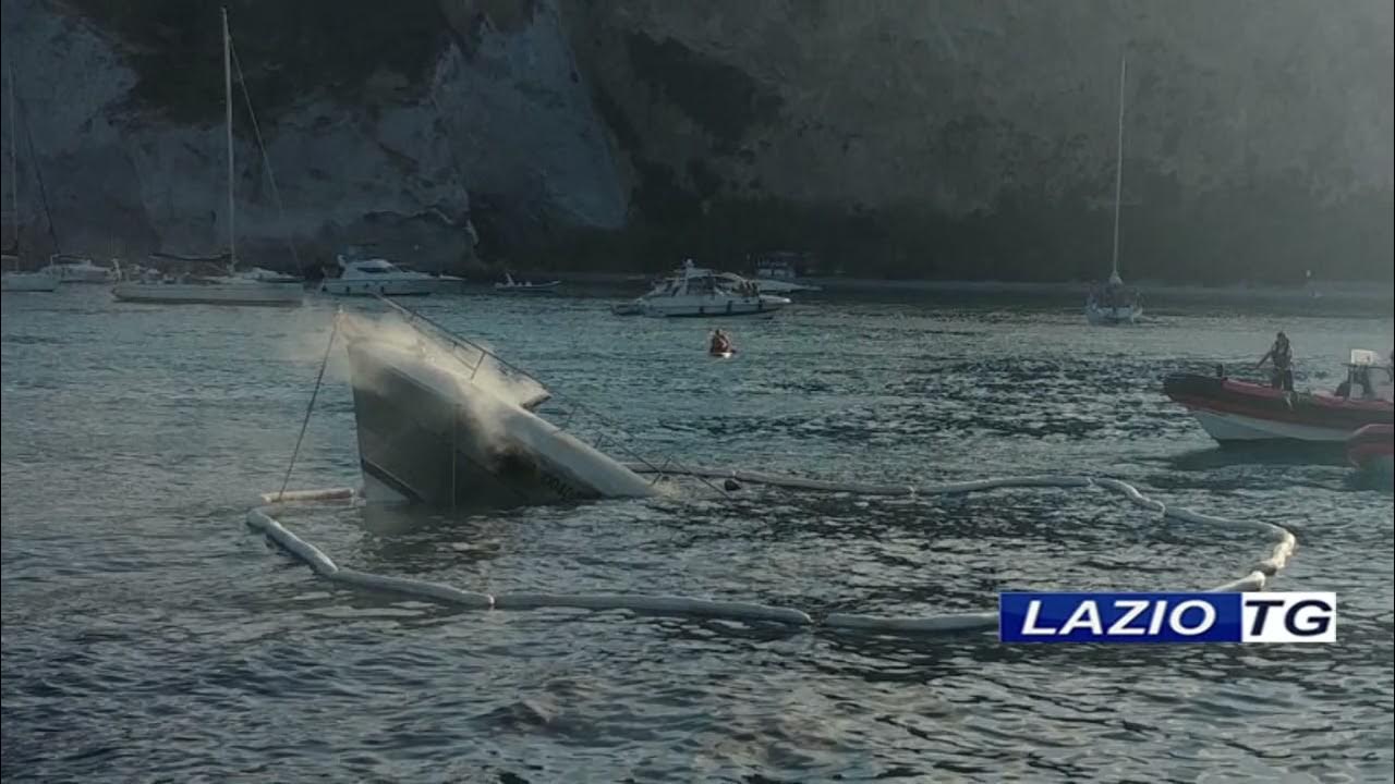 31.7.2022 PONZA: SABATO DI PAURA PER IMBARCAZIONE IN FIAMME - YouTube