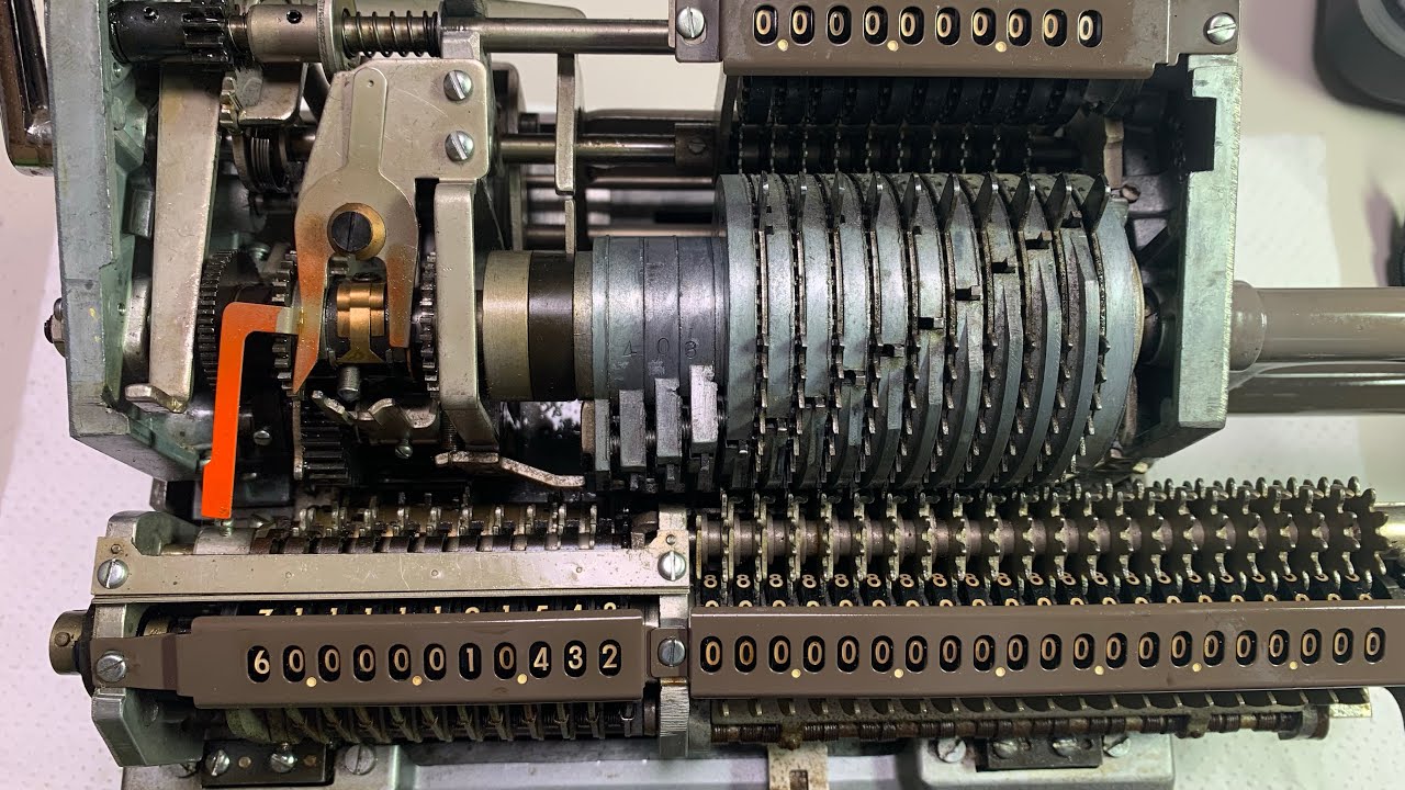 手回し機械計算機 - YouTube