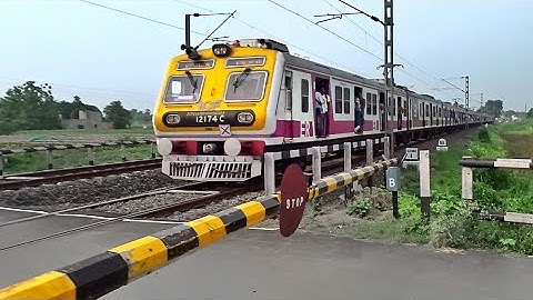 Quick Accelerating New Medha EMU & Old EMU Train Skip Between Railgate Furiously | Eastern Railways