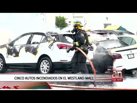 Cinco autos se incendiaron en el parqueo del Mall de Hialeah