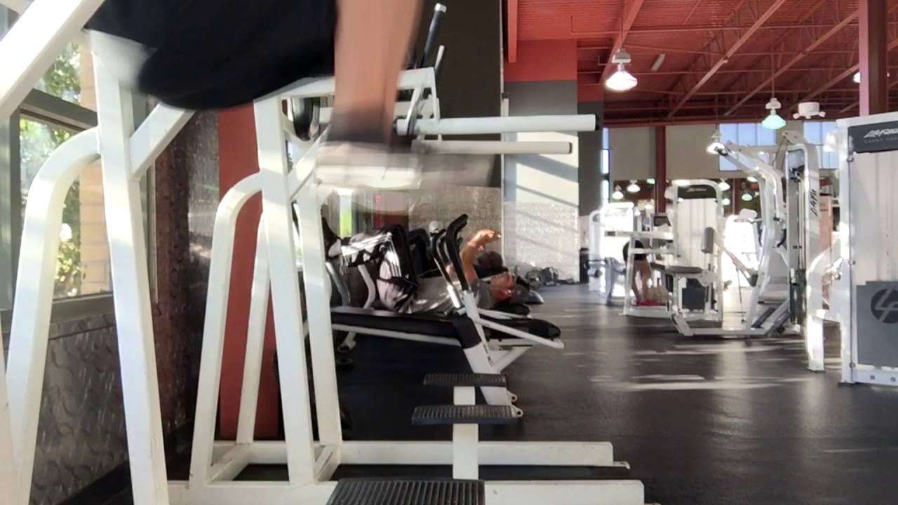 The correct way to perform hanging leg raises machine? YouTube