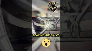 🚛 Leaking ABS Valve on Trailer – A Common Problem! 💨⚠️