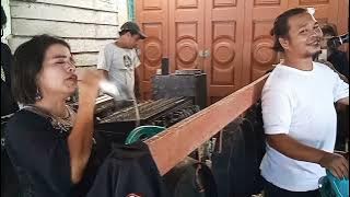 Ida Gambiri Topi Pasar. voc: Risda br Purba