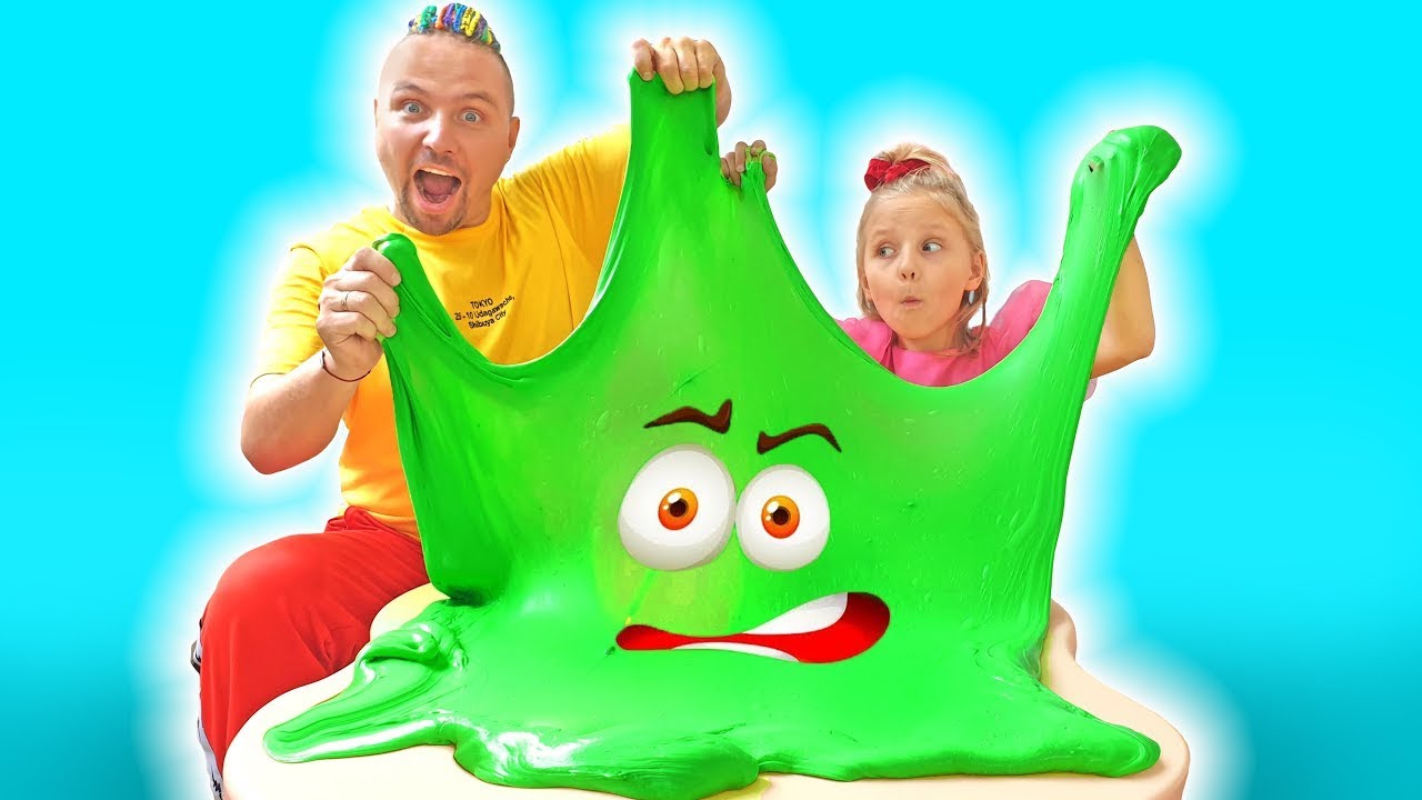 Alice teaches dad how to make a giant slime - Video for kids