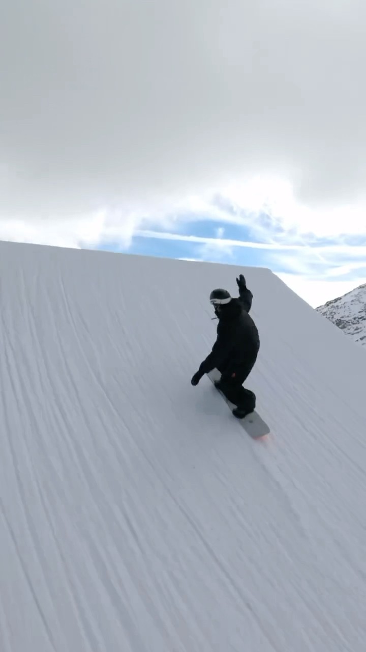 #JasonDeruloTV // Snowboarding ?? #GotPermissionToPost From IG @moritzboll #GladUCame