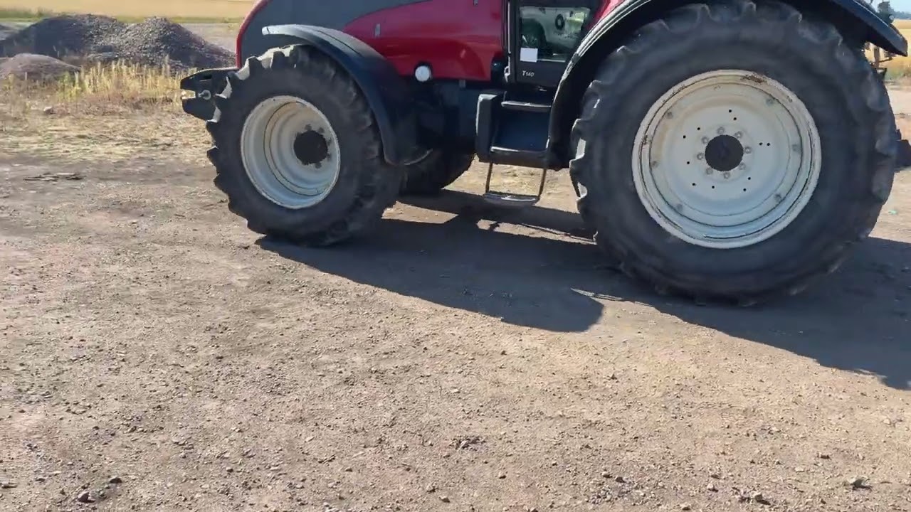 Traktor VALTRA T140