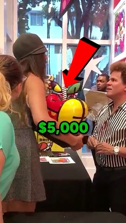 She Destroyed His $5000 Art For Being Disrespectful (@llednip_eyaf)