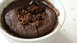 Chocolate mug cake! today, i'm showing you how to make a cake that's
healthy, low carb, and flourless. this in is soooo go...