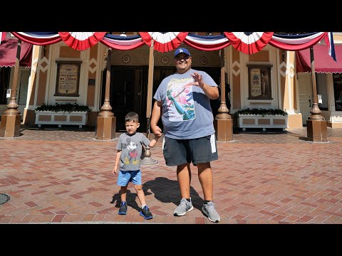 Disneyland With Maxxarooni