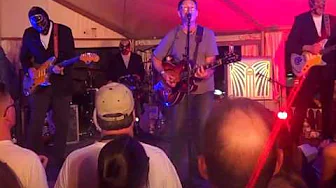 Something's Gonna Happen - Marshall Crenshaw w Los Straitjackets - 7/1/17 FitzGerald's 36th AMF Something's Gonna Happen - Marshall Crenshaw w Los Straitjackets - 7/1/17 FitzGerald's 36th AMF