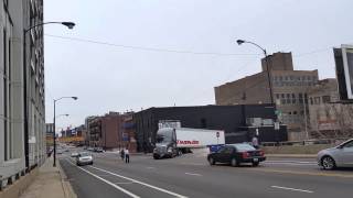 Truck driver's difficult  backing up in Chicago
