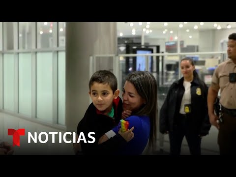 Ya está con su madre el menor llevado por su padre a Canadá | Noticias Telemundo