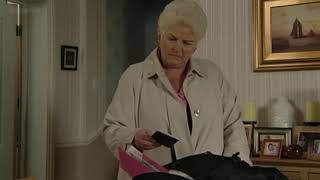 EastEnders - Roxy Mitchell Runs Over Pat Evans (5th may 2008)