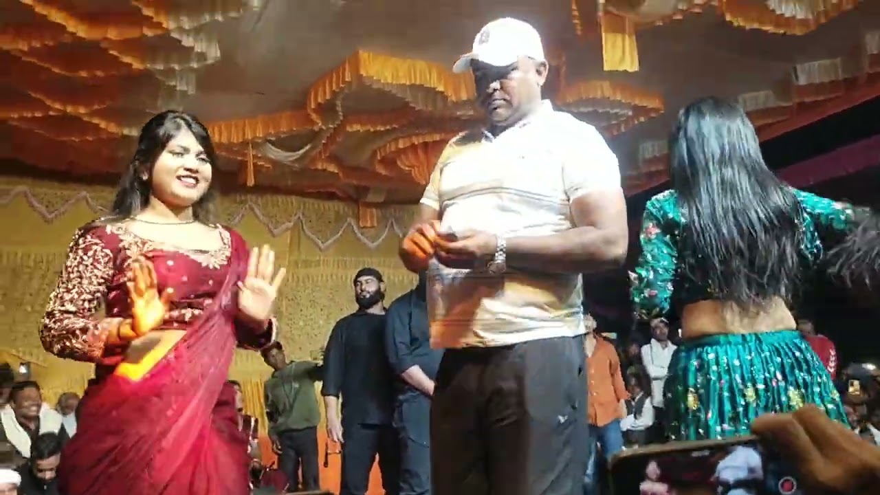 Mahi Manisha ka dance sakari gali me lahariya luta e raja 