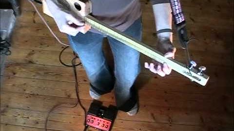 Boss RC-20XL Loop Station with Cigar Box Strummer