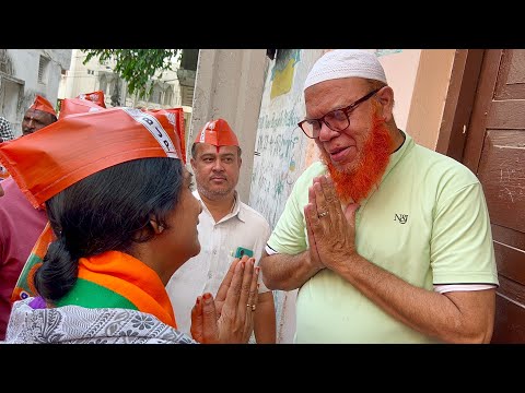 BJP Madhavi Latha Door to Door Campaign at Azampura Old City | Hyderabad MP Madhavi Latha vs Owaisi