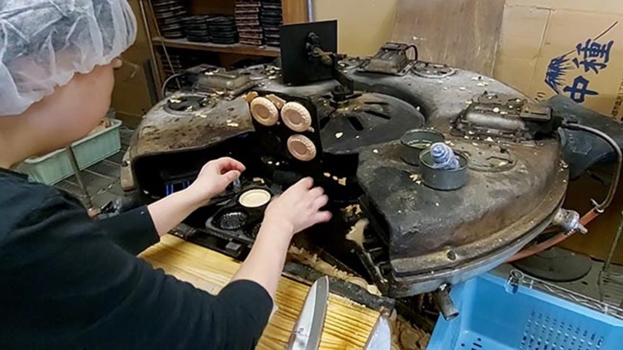 田口智子の和菓子さんぽ①藤崎最中種製造所