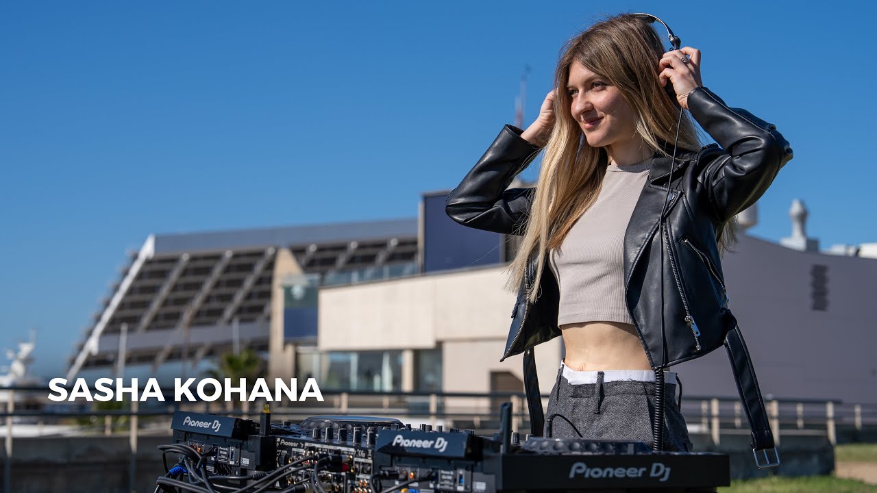 ⁣SASHA KOHANA - Live @ DJanes.net Barcelona, Spain / Afro-House & Melodic Techno mix