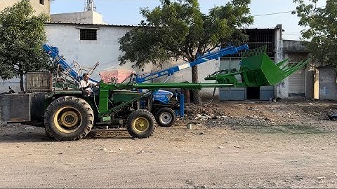 Telescopic loader mounted on tractor