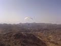 شاب يمني ابتكر طيران شراعي ونجح بالطيران به عاليا