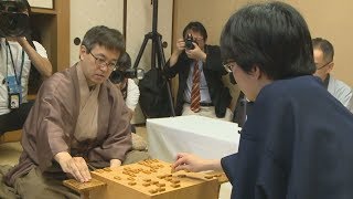 豊島、初タイトル棋聖獲得 羽生の100期お預け