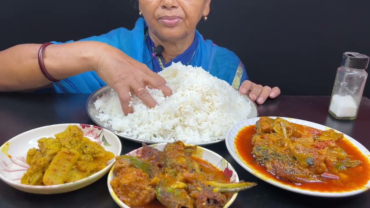 BIGBITES EATING RICE WITH CHITOL FISH KALIA, BORI BEGUN DIYE PABDA KAKIA, KACHA TOMATOR JHAL।।