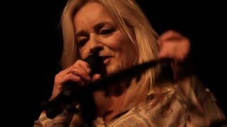 Video thumbnail of "Er det nu vi gi´r slip - Anne Linnet med band"