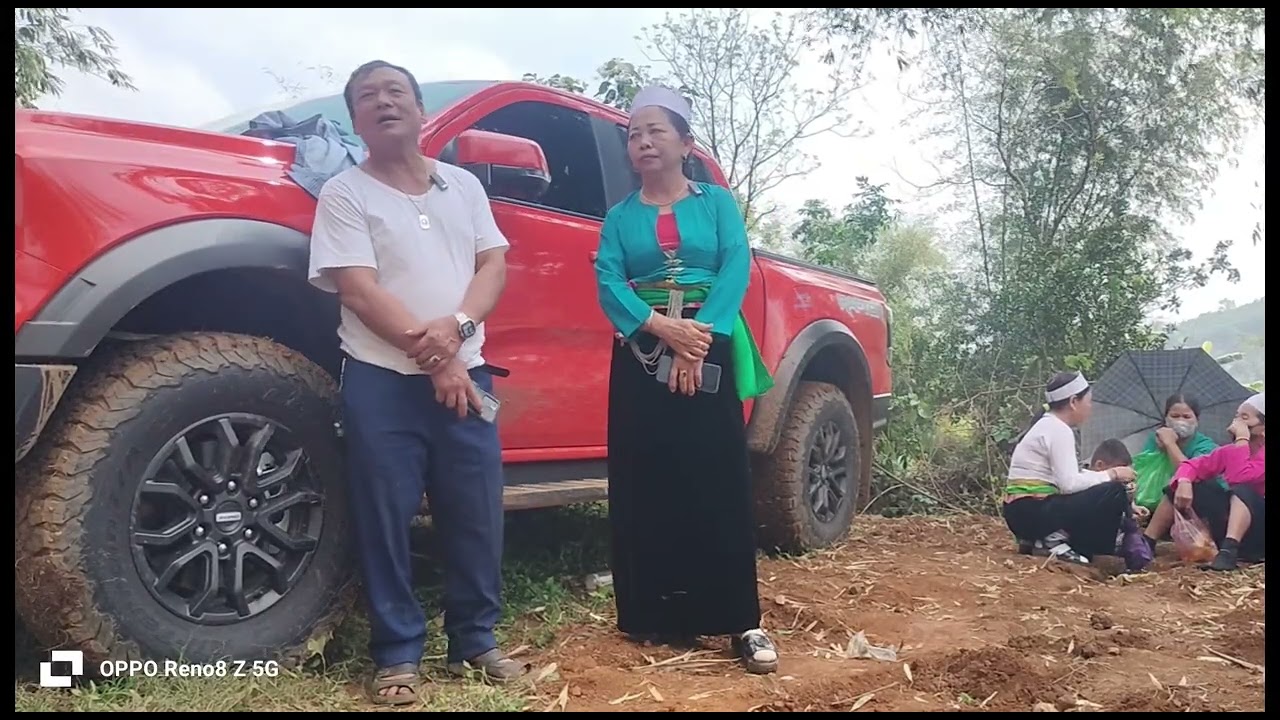 HAI NGHỆ NHÂN LẠ HÁT QUÁ HAY Ở ĐÌNH KHÊNH