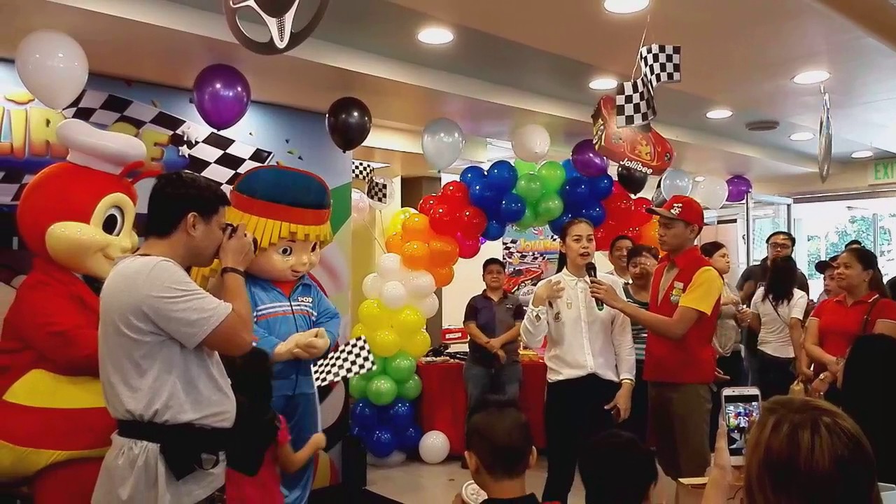 Bettina Carlos,Delamar Arias at Jollibee 