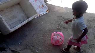 video da evellyn chutando a bola.mp4