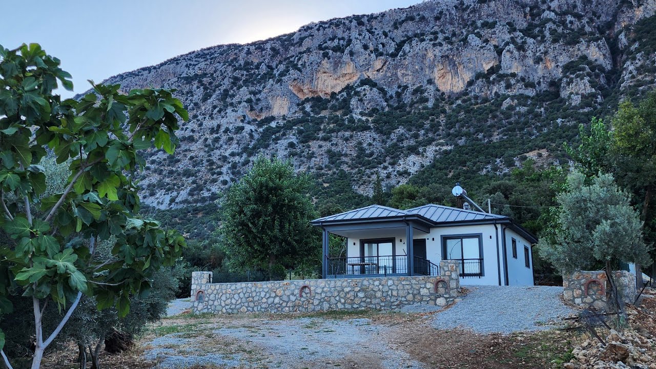 Seydikemer Kayadibi Köyünde Satılık Müstakil Köy İçinde 990 Metrekare Arazi ve Bahçe. 🍒🍑🫒🫒🏡🏠