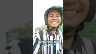 Dikejar Truk Pengangkut Kayu Akasia/Chased by Acacia Wood Transport Truck #truck  #truk #tronton